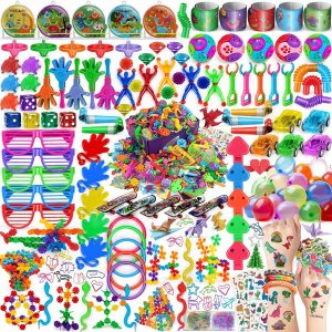 Amy&Benton 1000PCS Classroom Treasure Box Prizes Kids Birthday Party Favors Goody Bag Fillers Kid Carnival Prizes Box Toys Assortment Treasure Chest Toys Assorted Pinata Filler