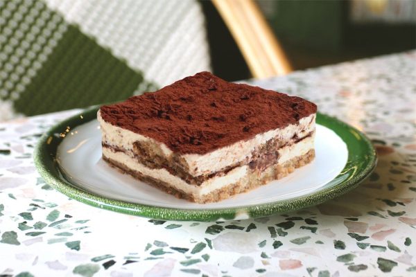 Classic Tiramisu Cake