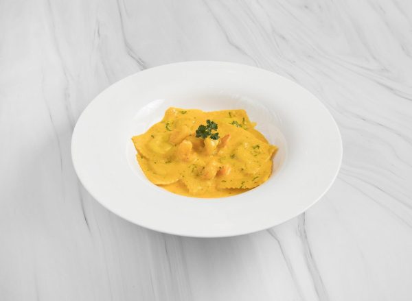 Ravioli Con Gamberi in Crema Allo Zafferano