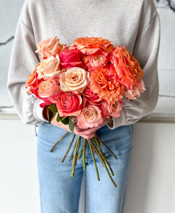 Apple Orchard Roses (16 stems) - Image 3