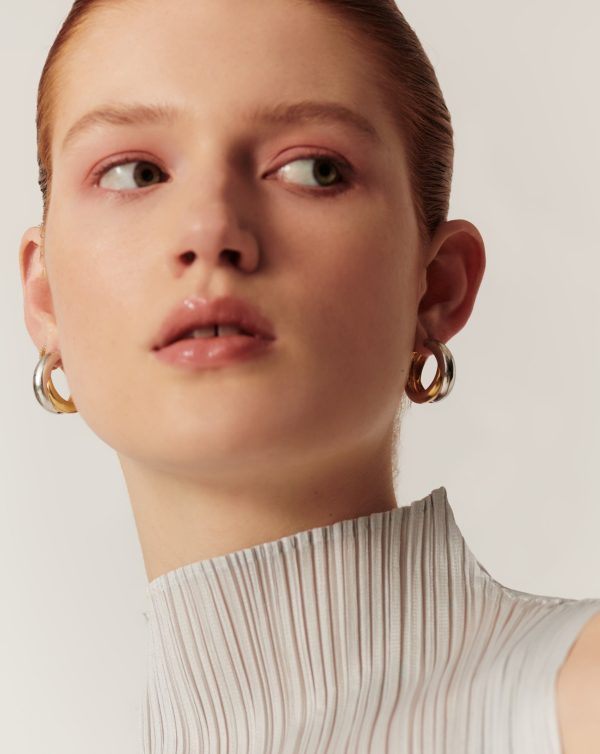 Lucy Williams Chunky Medium Entwine Hoop Earrings | Mixed Metal - Image 5